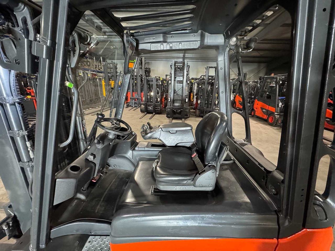 Carretilla elevadora 2016 SERVICE + UVV 10/2026 LINDE E30L 3.000KG EVO TRIPLEX 3.+4.: foto 14 Carretilla elevadora 2016 SERVICE + UVV 10/2026 LINDE E30L 3.000KG EVO TRIPLEX 3.+4.: foto 14