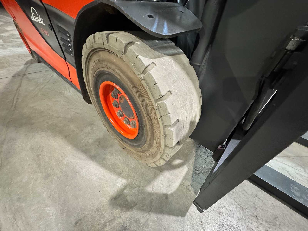 Carretilla elevadora 2016 SERVICE + UVV 10/2026 LINDE E30L 3.000KG EVO TRIPLEX 3.+4.: foto 11 Carretilla elevadora 2016 SERVICE + UVV 10/2026 LINDE E30L 3.000KG EVO TRIPLEX 3.+4.: foto 11