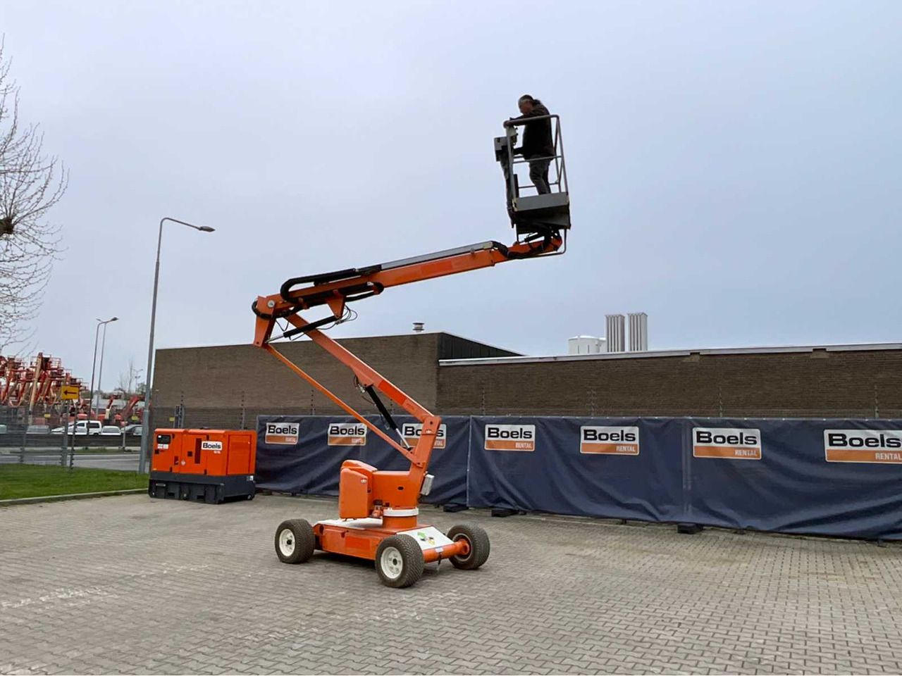 2018 NIFTYLIFT NIFTY HR12NE AERIAL WORK PLATFORM - Plataforma elevadora: foto 1 2018 NIFTYLIFT NIFTY HR12NE AERIAL WORK PLATFORM - Plataforma elevadora: foto 1