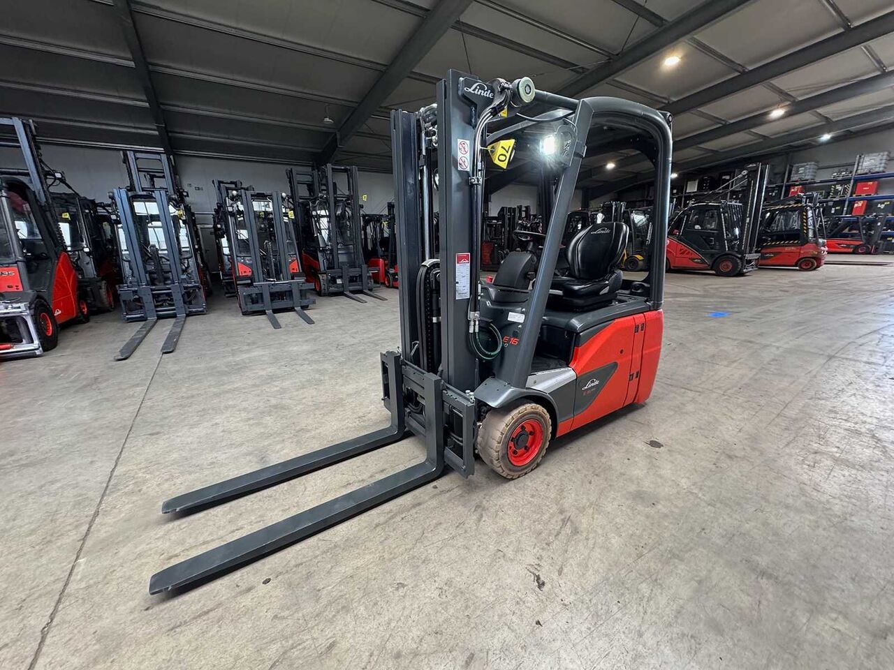 2018 SERVICE + UVV 02/2027 LINDE E16C-02 EVO 1.600KG TRIPLEX 410CM 3.+4. VALVE ELECTRIC FORKLIFT FORKLIFT 3.265 HOURS - Carretilla elevadora: foto 3 2018 SERVICE + UVV 02/2027 LINDE E16C-02 EVO 1.600KG TRIPLEX 410CM 3.+4. VALVE ELECTRIC FORKLIFT FORKLIFT 3.265 HOURS - Carretilla elevadora: foto 3