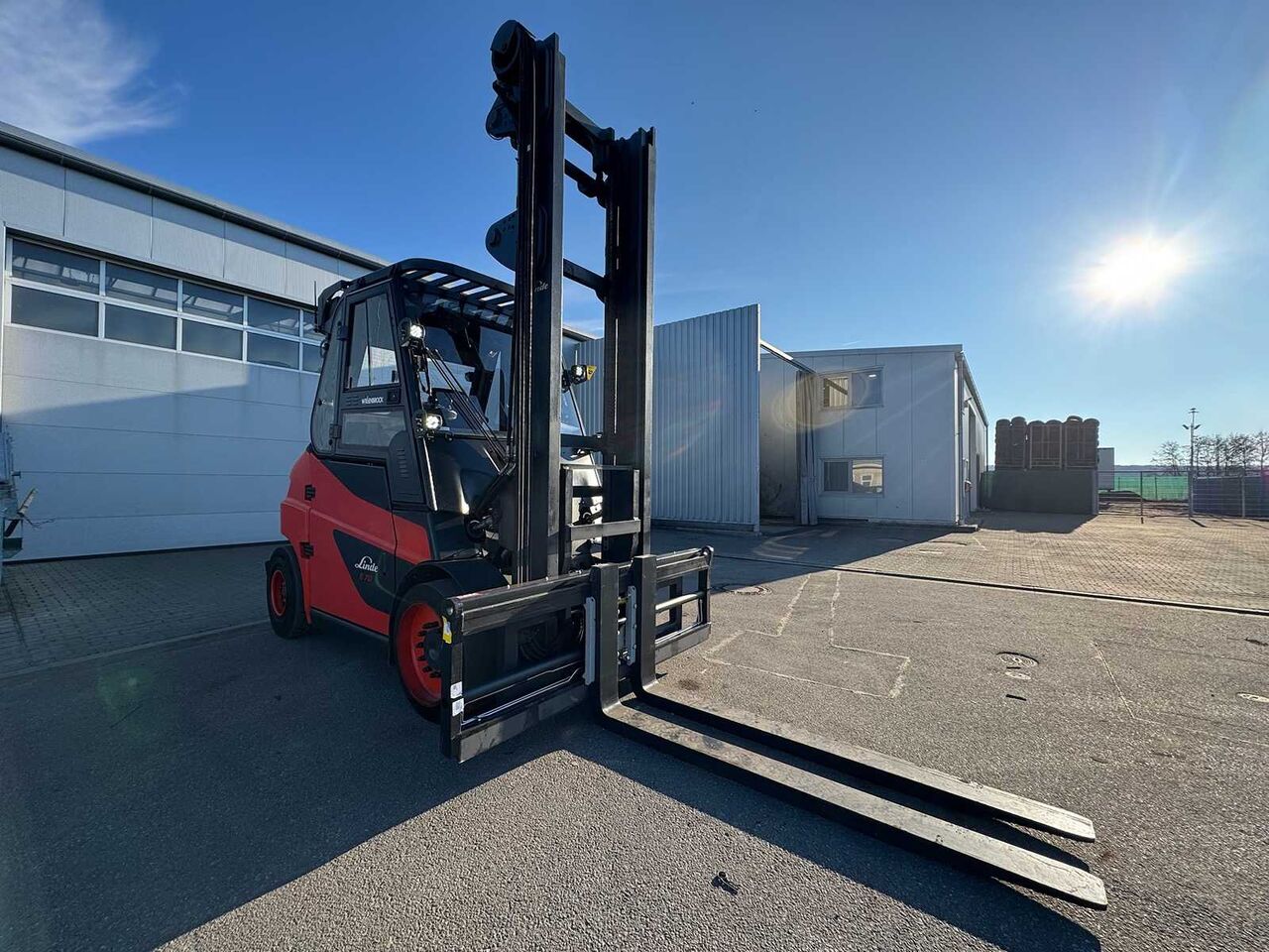 2019 S+UVV 02/2026 LINDE E70 7.000KG ELECTRIC FORKLIFT FORKLIFT 3.+4.VALVE 15.226 HOURS - Carretilla elevadora: foto 2 2019 S+UVV 02/2026 LINDE E70 7.000KG ELECTRIC FORKLIFT FORKLIFT 3.+4.VALVE 15.226 HOURS - Carretilla elevadora: foto 2