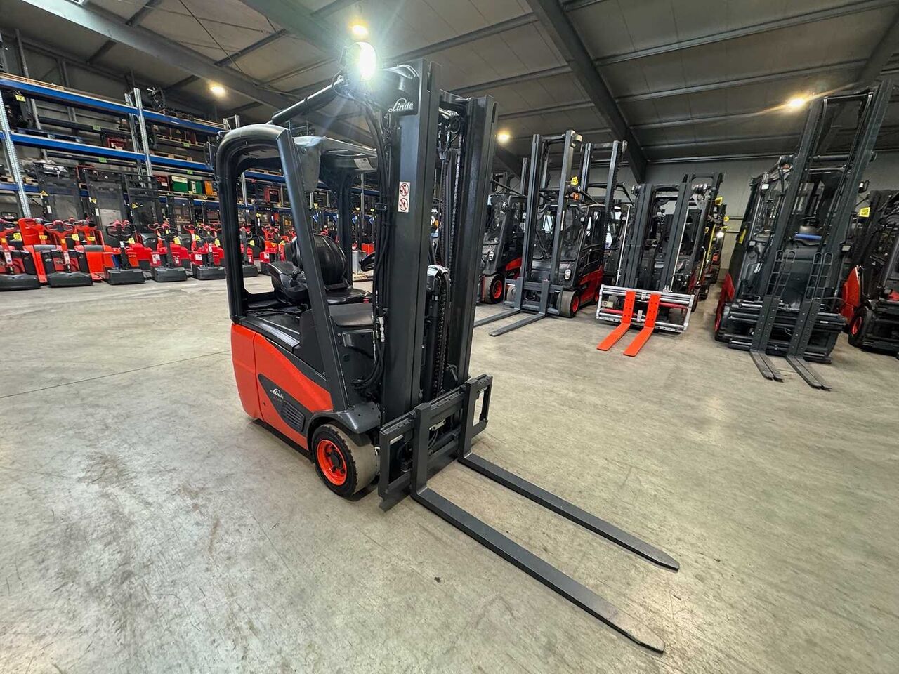 2019 SERVICE + UVV 01/2027 MOST MANOEUVRABLE LINDE E12 EVO 1,200KG TRIPLEX 462CM ELECTRIC FORKLIFT 2,245 HOURS - Carretilla elevadora: foto 4 2019 SERVICE + UVV 01/2027 MOST MANOEUVRABLE LINDE E12 EVO 1,200KG TRIPLEX 462CM ELECTRIC FORKLIFT 2,245 HOURS - Carretilla elevadora: foto 4