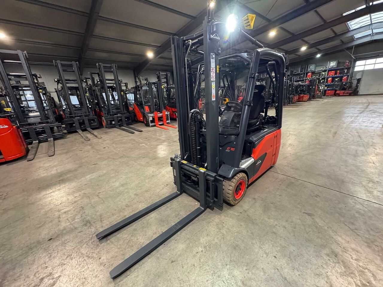 2019 SERVICE+UVV 02/2027 LINDE E16-02 EVO 1,600KG DUPLEX FREE LIFT FORKLIFT ELECTRIC FORKLIFT 3,562 HOURS - Carretilla elevadora: foto 2 2019 SERVICE+UVV 02/2027 LINDE E16-02 EVO 1,600KG DUPLEX FREE LIFT FORKLIFT ELECTRIC FORKLIFT 3,562 HOURS - Carretilla elevadora: foto 2