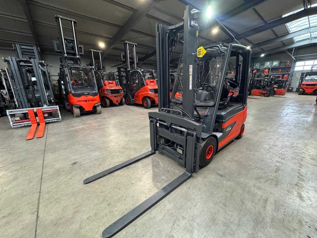 2019 SERVICE + UVV 02/2027 LINDE E30L EVO 3.000KG 3.+4. FORK ADJUSTER ELECTRIC FORKLIFT FORKLIFT 5.494 HOURS - Carretilla elevadora: foto 2 2019 SERVICE + UVV 02/2027 LINDE E30L EVO 3.000KG 3.+4. FORK ADJUSTER ELECTRIC FORKLIFT FORKLIFT 5.494 HOURS - Carretilla elevadora: foto 2
