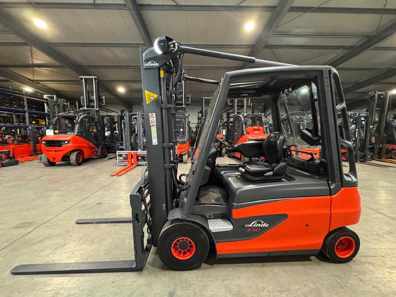 2019 SERVICE + UVV 02/2027 LINDE E30L EVO 3.000KG 3.+4. FORK ADJUSTER ELECTRIC FORKLIFT FORKLIFT 5.494 HOURS - Carretilla elevadora: foto 1 2019 SERVICE + UVV 02/2027 LINDE E30L EVO 3.000KG 3.+4. FORK ADJUSTER ELECTRIC FORKLIFT FORKLIFT 5.494 HOURS - Carretilla elevadora: foto 1