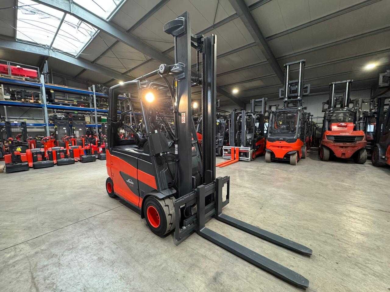 2019 SERVICE + UVV 02/2027 LINDE E35HL EVO 3,500KG ELECTRIC FORKLIFT FORKLIFT 2,196 HOURS - Carretilla elevadora: foto 5 2019 SERVICE + UVV 02/2027 LINDE E35HL EVO 3,500KG ELECTRIC FORKLIFT FORKLIFT 2,196 HOURS - Carretilla elevadora: foto 5