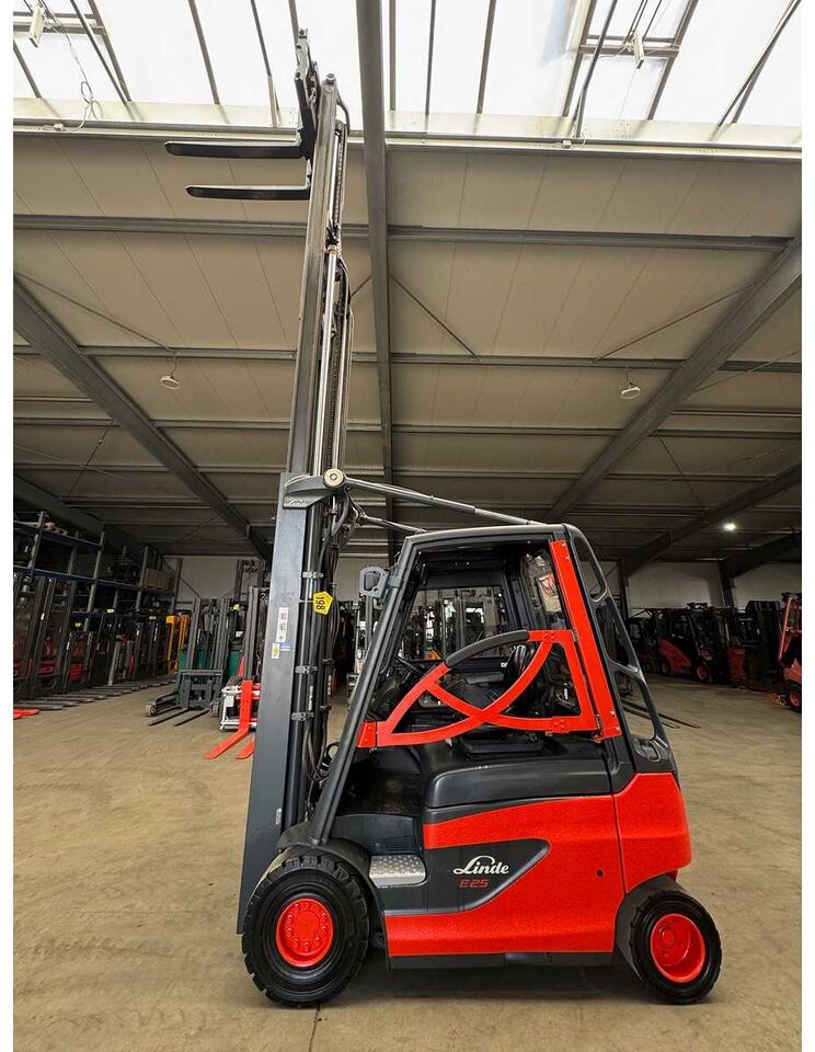 2019 SERVICE + UVV 03/2027 LINDE E25 2.500KG TRIPLEX 548CM 3.+4. - Carretilla elevadora: foto 2 2019 SERVICE + UVV 03/2027 LINDE E25 2.500KG TRIPLEX 548CM 3.+4. - Carretilla elevadora: foto 2