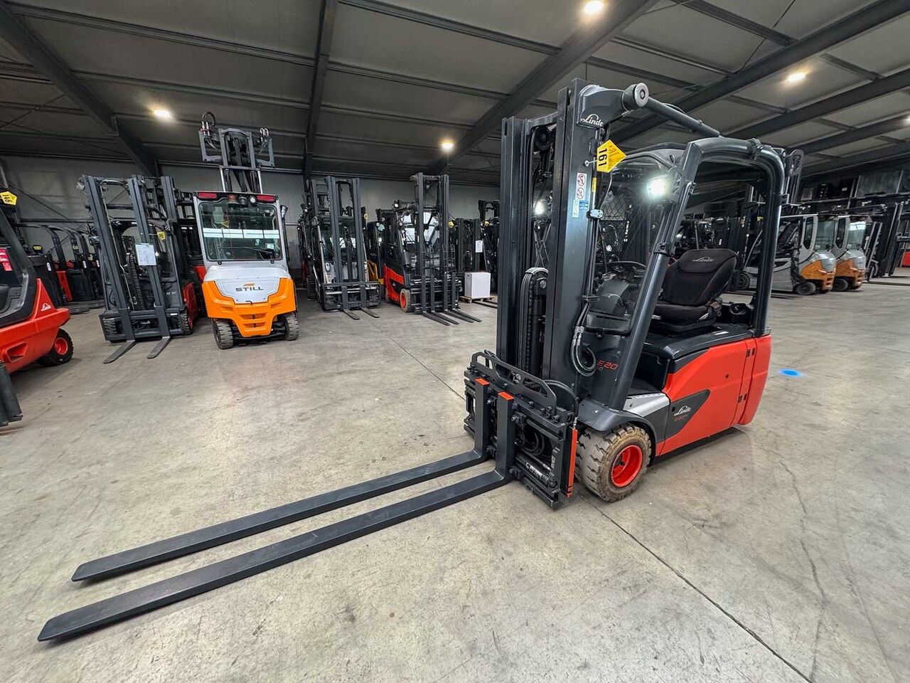 2019 SERVICE + UVV 04/2027 LINDE E20L EVO 2.000KG TRIPLEX 462CM 3.+4. VALVE FORK ADJUSTER ELECTRIC FORKLIFT FORKLIFT 7.763 HOURS - Carretilla elevadora: foto 3 2019 SERVICE + UVV 04/2027 LINDE E20L EVO 2.000KG TRIPLEX 462CM 3.+4. VALVE FORK ADJUSTER ELECTRIC FORKLIFT FORKLIFT 7.763 HOURS - Carretilla elevadora: foto 3