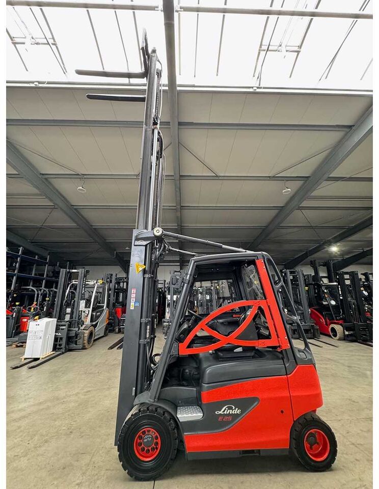 2019 SERVICE + UVV 04/2027 LINDE E25 EVO 2.500KG TRIPLEX 548CM 4.VALVE ELECTRIC FORKLIFT FORKLIFT 5.007 HOURS - Carretilla elevadora: foto 2 2019 SERVICE + UVV 04/2027 LINDE E25 EVO 2.500KG TRIPLEX 548CM 4.VALVE ELECTRIC FORKLIFT FORKLIFT 5.007 HOURS - Carretilla elevadora: foto 2
