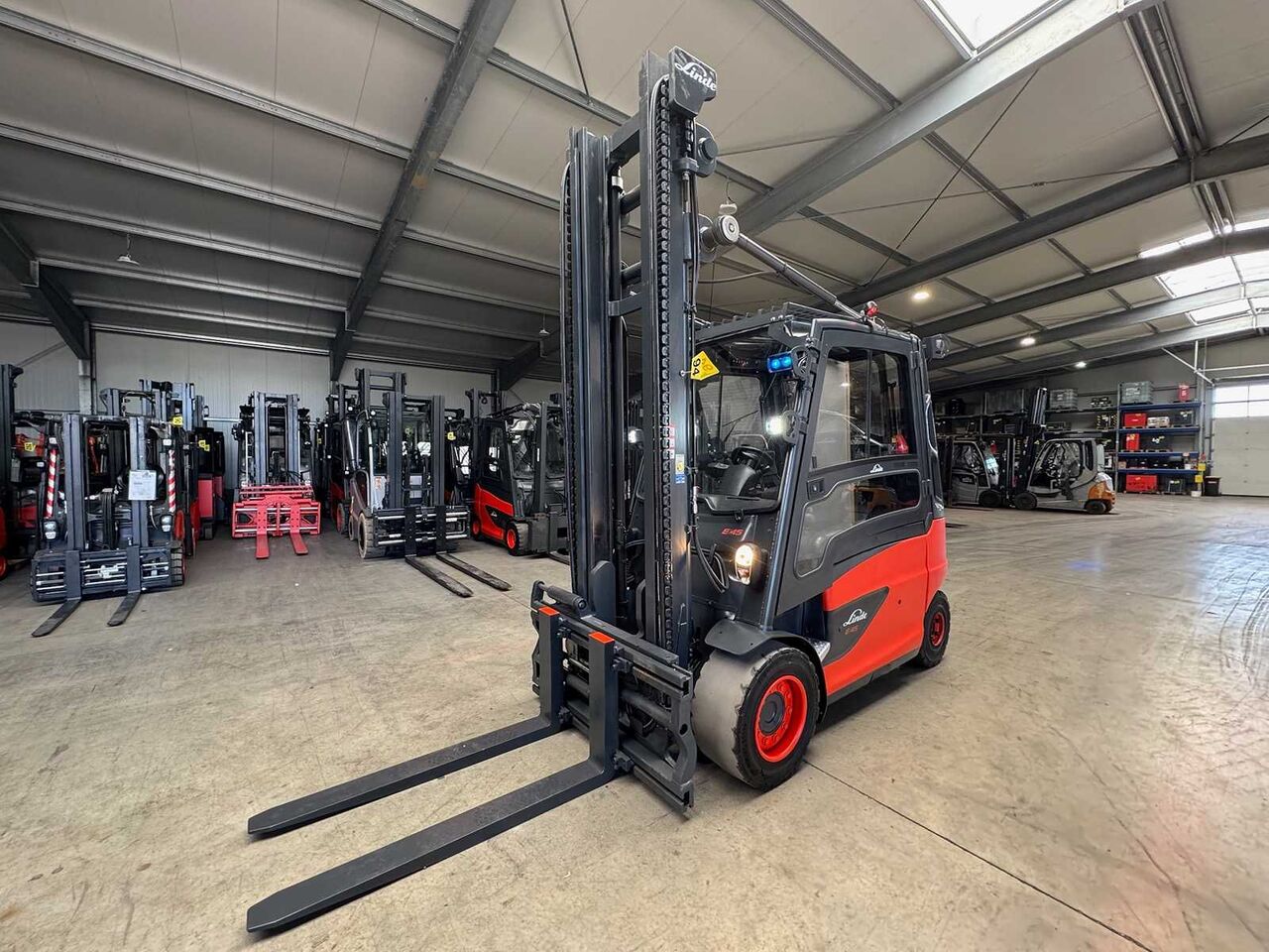 2019 SERVICE + UVV 04/2027 LINDE E45HL 4.500KG 3.+4. VALVE FORK ADJUSTER ELECTRIC FORKLIFT FORKLIFT 13.388 HOURS E50 - Carretilla elevadora: foto 5 2019 SERVICE + UVV 04/2027 LINDE E45HL 4.500KG 3.+4. VALVE FORK ADJUSTER ELECTRIC FORKLIFT FORKLIFT 13.388 HOURS E50 - Carretilla elevadora: foto 5