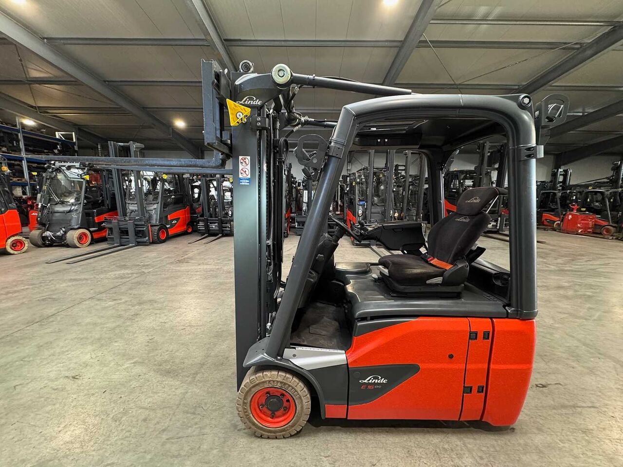 2020 SERVICE 01/2027 LINDE E16 1,600KG FREE LIFT DUPLEX ELECTRIC FORKLIFT 5,291 HOURS - Carretilla elevadora: foto 1 2020 SERVICE 01/2027 LINDE E16 1,600KG FREE LIFT DUPLEX ELECTRIC FORKLIFT 5,291 HOURS - Carretilla elevadora: foto 1