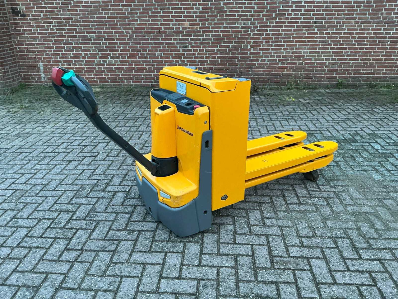 2021 JUNGHEINRICH EJE C20 ELECTRIC PALLET TRUCK - Carretilla elevadora: foto 1 2021 JUNGHEINRICH EJE C20 ELECTRIC PALLET TRUCK - Carretilla elevadora: foto 1