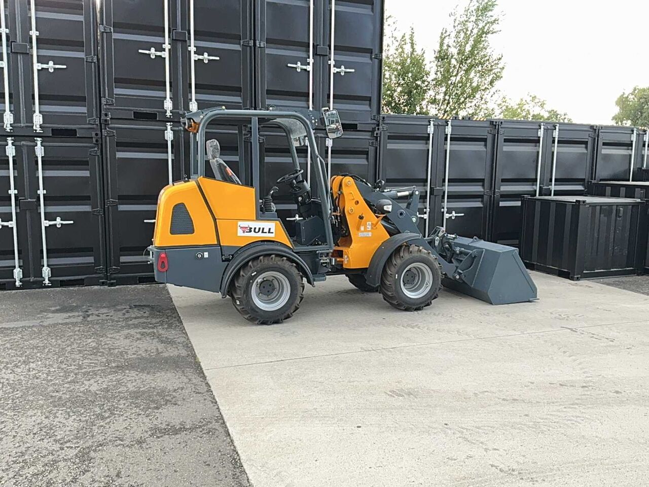 2022 BULL 5040S WHEEL LOADER - Cargadora de ruedas: foto 3 2022 BULL 5040S WHEEL LOADER - Cargadora de ruedas: foto 3