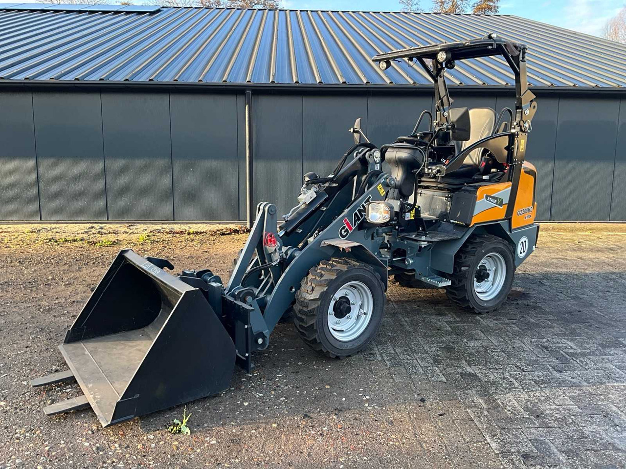 2023 GIANT G2200 X-TRA HD SHOVEL - Cargadora de ruedas: foto 3 2023 GIANT G2200 X-TRA HD SHOVEL - Cargadora de ruedas: foto 3