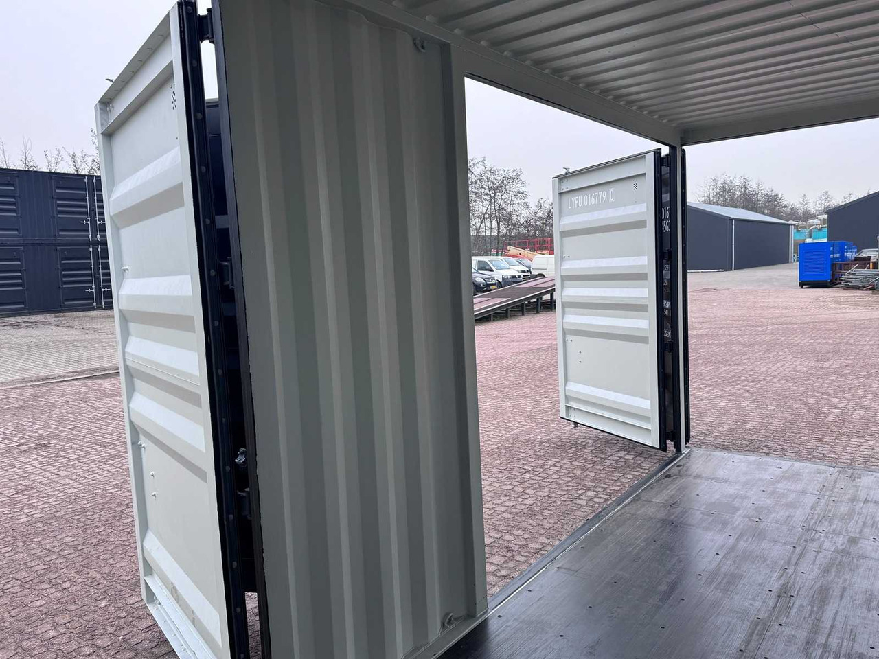 Contenedor marítimo 40ft High Cube shipping container with 3 side doors: foto 17