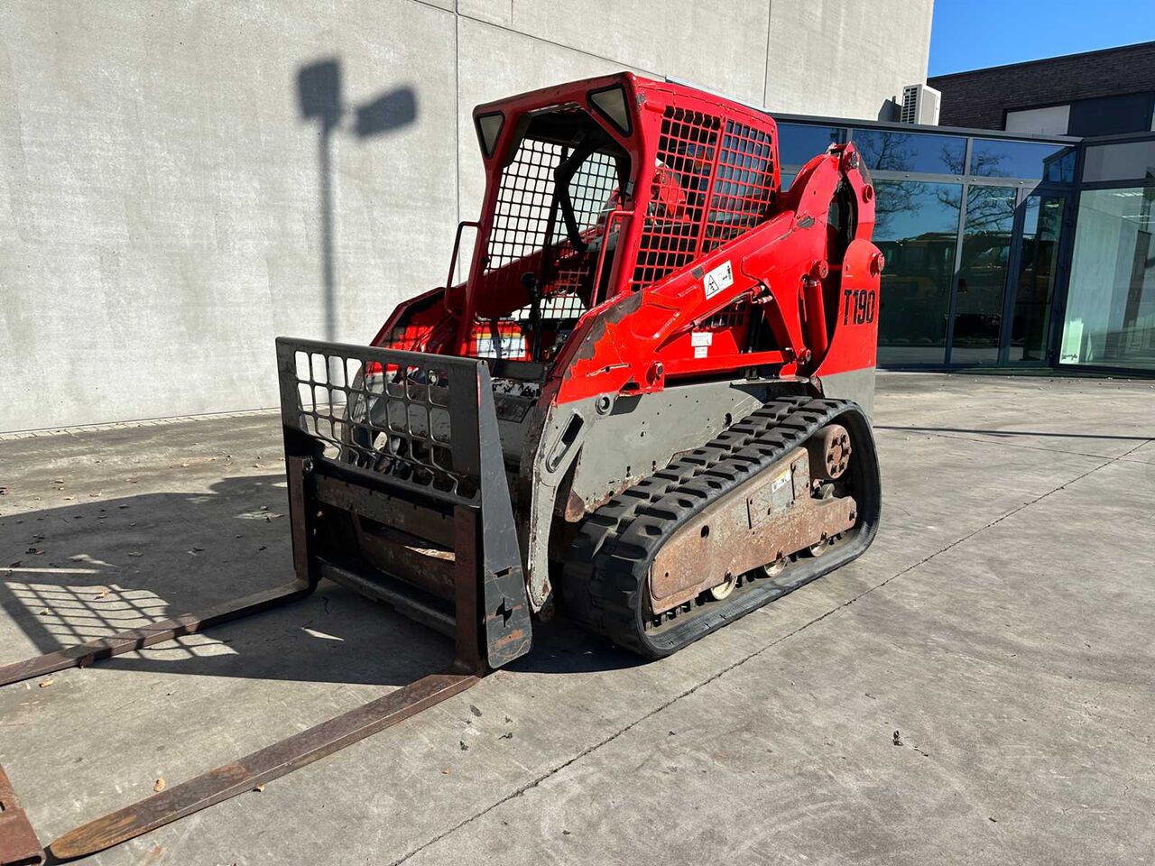 BOBCAT - 2004 - T190 - SKID STEER LOADER - Minicargadora de cadenas: foto 1 BOBCAT - 2004 - T190 - SKID STEER LOADER - Minicargadora de cadenas: foto 1