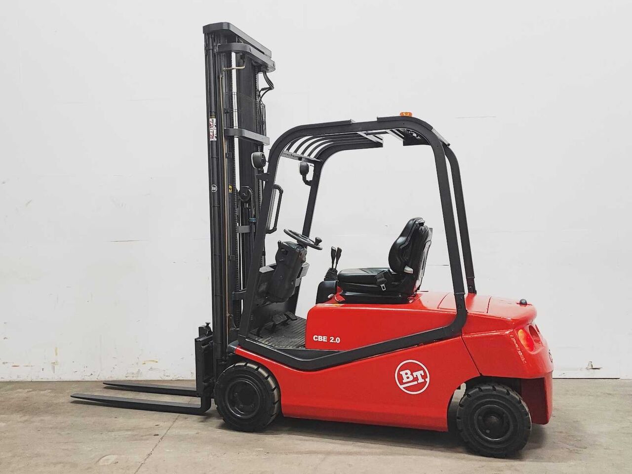 BT - 2002 - CBE 2.0F - FORKLIFT TRUCK - Carretilla elevadora: foto 1 BT - 2002 - CBE 2.0F - FORKLIFT TRUCK - Carretilla elevadora: foto 1