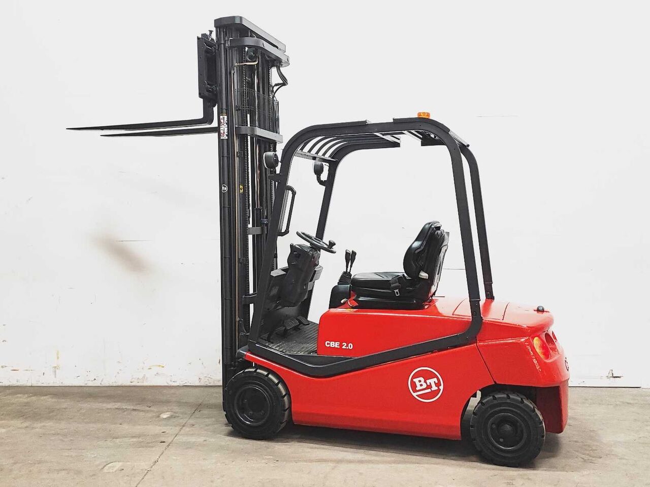 BT - 2002 - CBE 2.0F - FORKLIFT TRUCK - Carretilla elevadora: foto 2 BT - 2002 - CBE 2.0F - FORKLIFT TRUCK - Carretilla elevadora: foto 2