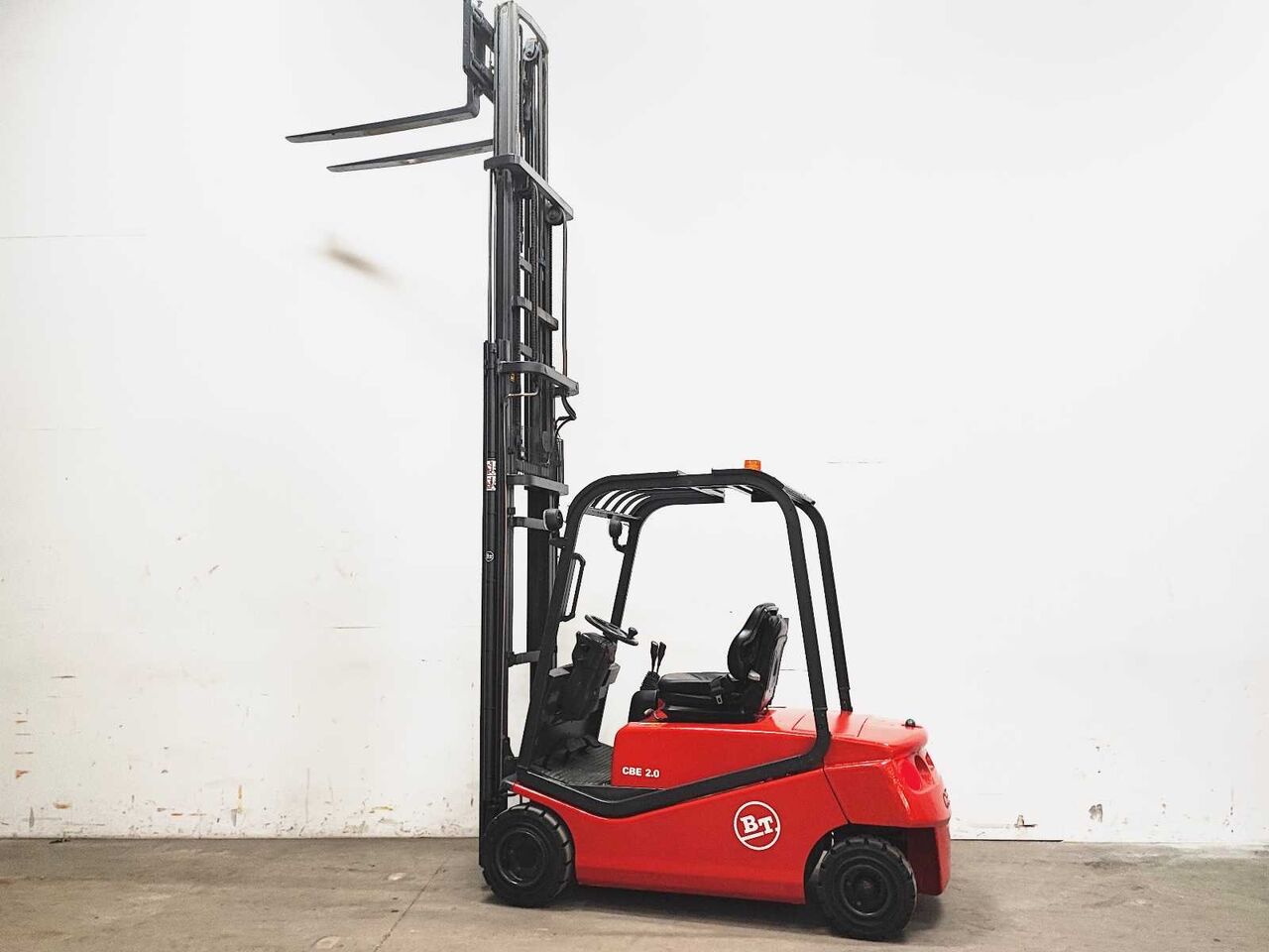 BT - 2002 - CBE 2.0F - FORKLIFT TRUCK - Carretilla elevadora: foto 3 BT - 2002 - CBE 2.0F - FORKLIFT TRUCK - Carretilla elevadora: foto 3