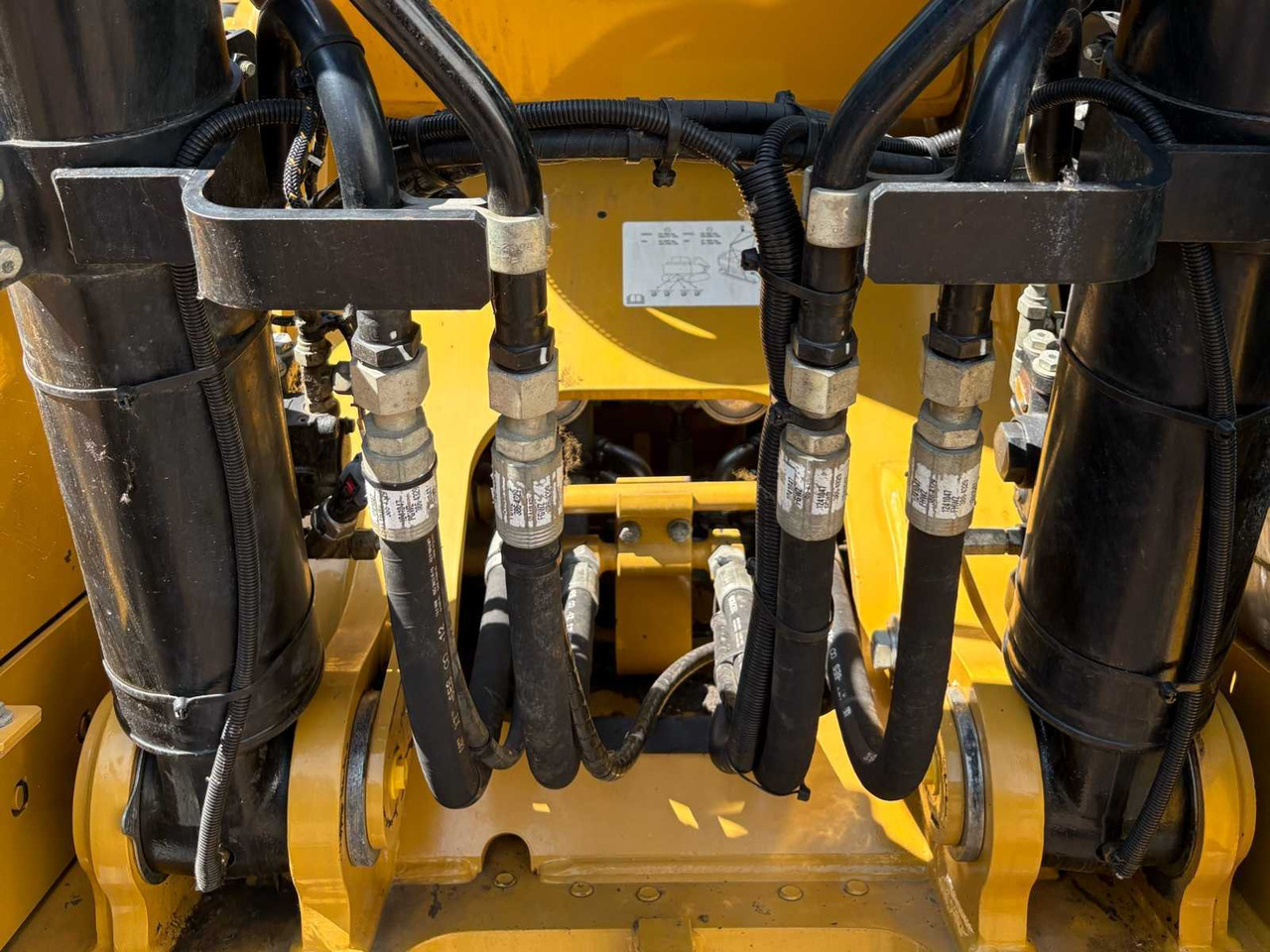 Excavadora de cadenas CAT 323: foto 17