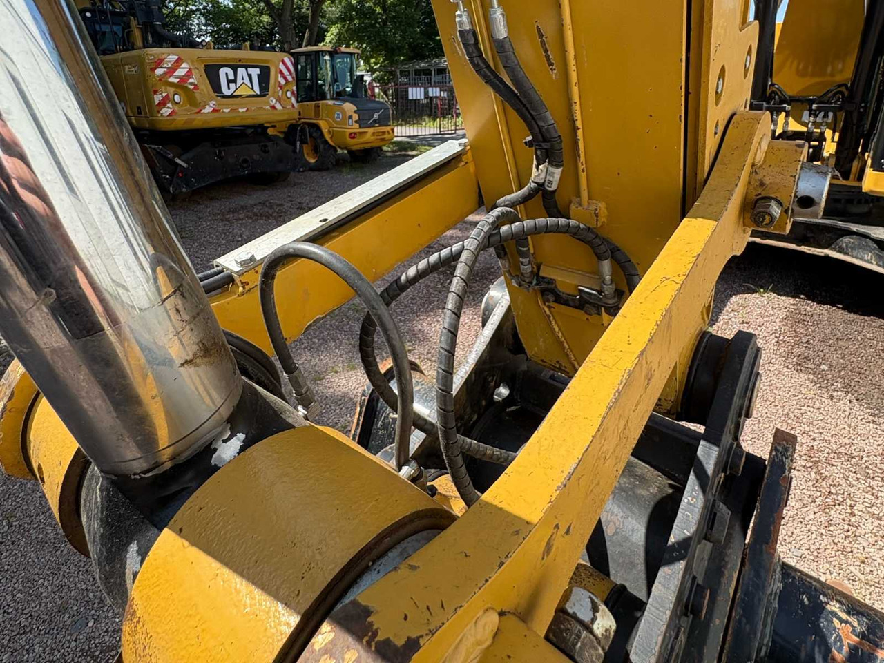 Excavadora de cadenas CAT 323: foto 24