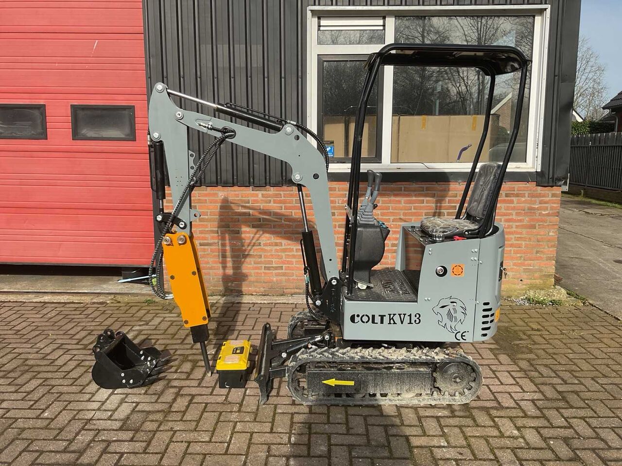 COLT KV13 GREY MINI EXCAVATOR - Miniexcavadora: foto 3 COLT KV13 GREY MINI EXCAVATOR - Miniexcavadora: foto 3