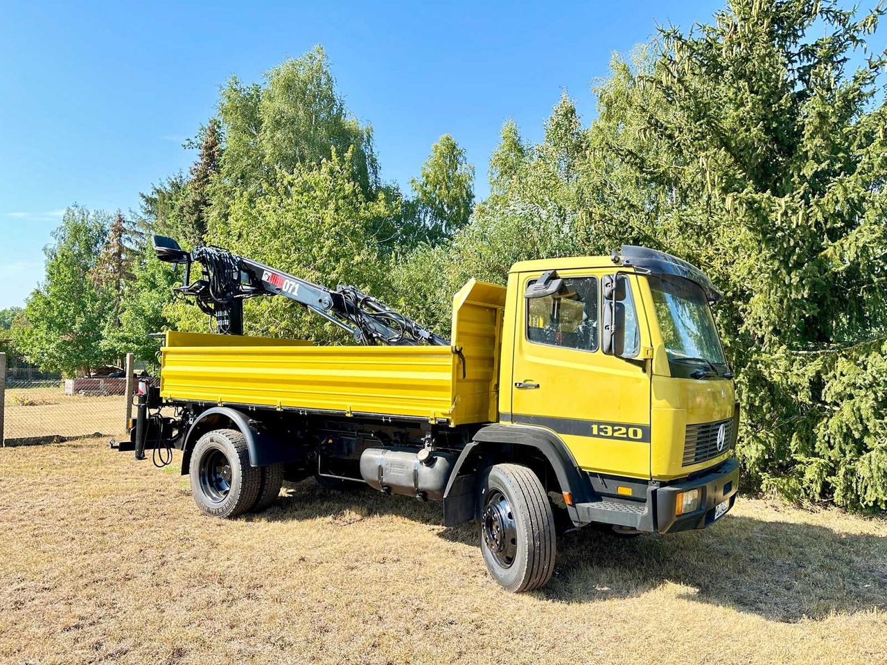 1993 MERCEDES-BENZ LK 1320 TWO-WAY TIPPER WITH HIAB 071 – H-REGISTRATION - Camión: foto 3 1993 MERCEDES-BENZ LK 1320 TWO-WAY TIPPER WITH HIAB 071 – H-REGISTRATION - Camión: foto 3