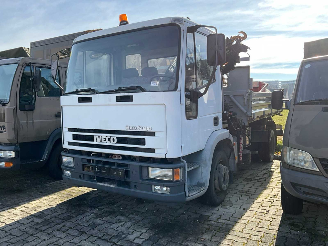 1995 IVECO 120 E 15 TRUCK WITH CRANE AND ACCESSORIES - Camión: foto 1 1995 IVECO 120 E 15 TRUCK WITH CRANE AND ACCESSORIES - Camión: foto 1