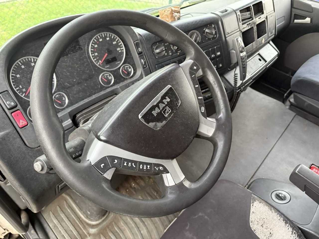 Camión 2006 MAN TGA 18.390 TRACTOR - AIR CONDITIONING AND WEBASTO - AUTOMATIC: foto 9