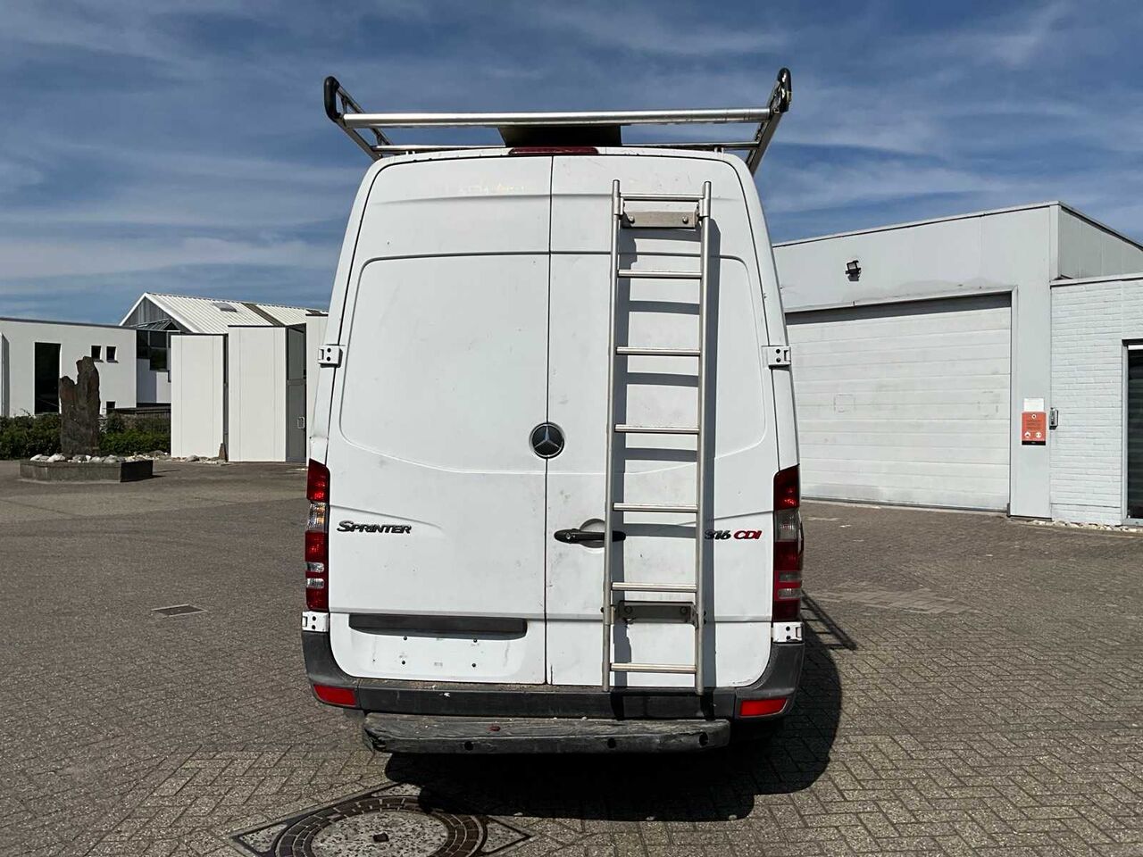 2011 MERCEDES-BENZ SPRINTER LIGHT TRUCK - Camión: foto 4 2011 MERCEDES-BENZ SPRINTER LIGHT TRUCK - Camión: foto 4