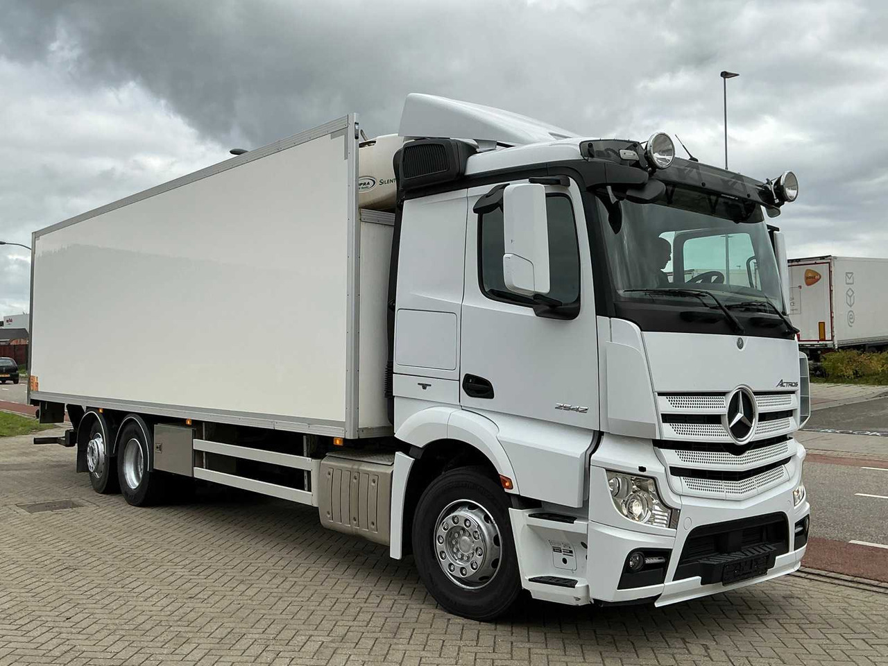 2013 MERCEDES-BENZ ACTROS 2542 CONDITIONED TRUCK - Camión: foto 3 2013 MERCEDES-BENZ ACTROS 2542 CONDITIONED TRUCK - Camión: foto 3