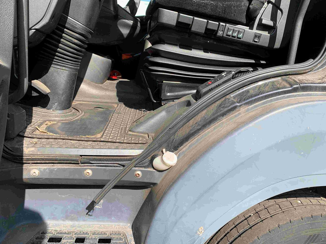 2014 MERCEDES-BENZ ATEGO TRUCK WITH TAILGATE - Camión: foto 5 2014 MERCEDES-BENZ ATEGO TRUCK WITH TAILGATE - Camión: foto 5