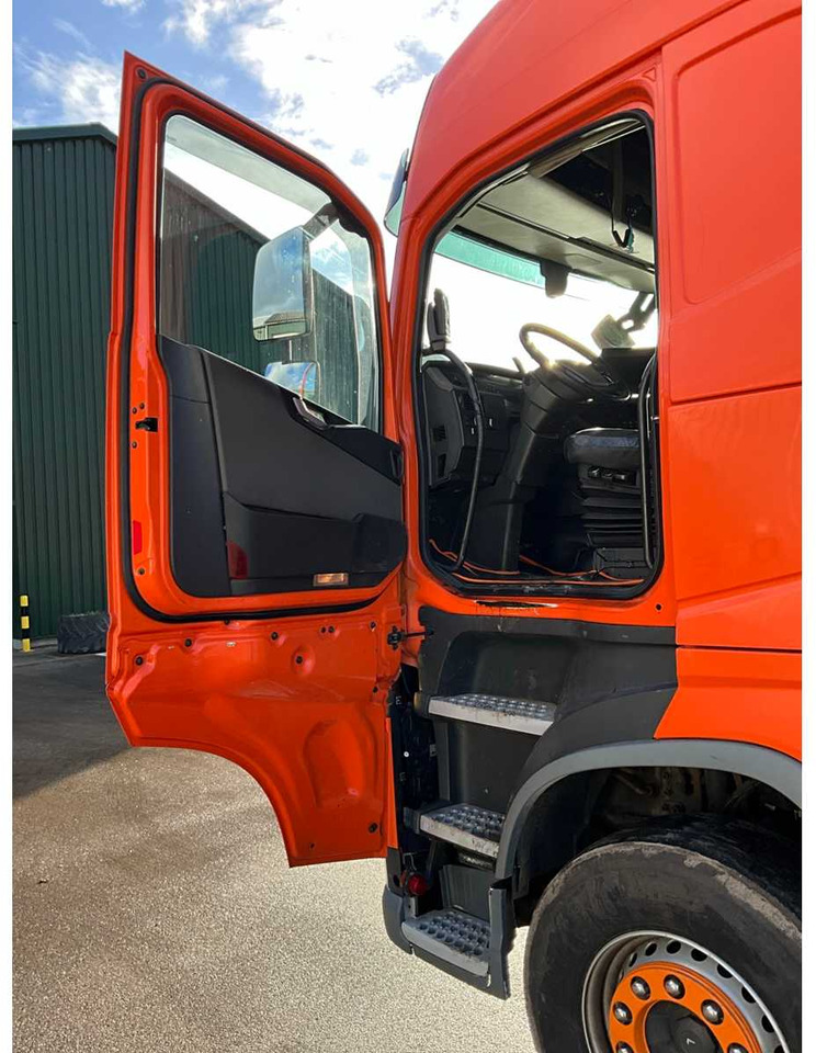 2016 VOLVO FH TRUCK - Camión: foto 5 2016 VOLVO FH TRUCK - Camión: foto 5