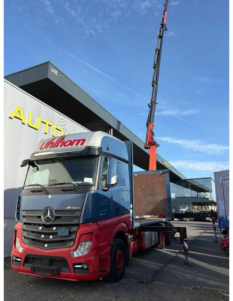 2018 MERCEDES-BENZ ACTROS 2548 TRUCK WITH LOADING CRANE - Camión: foto 2 2018 MERCEDES-BENZ ACTROS 2548 TRUCK WITH LOADING CRANE - Camión: foto 2