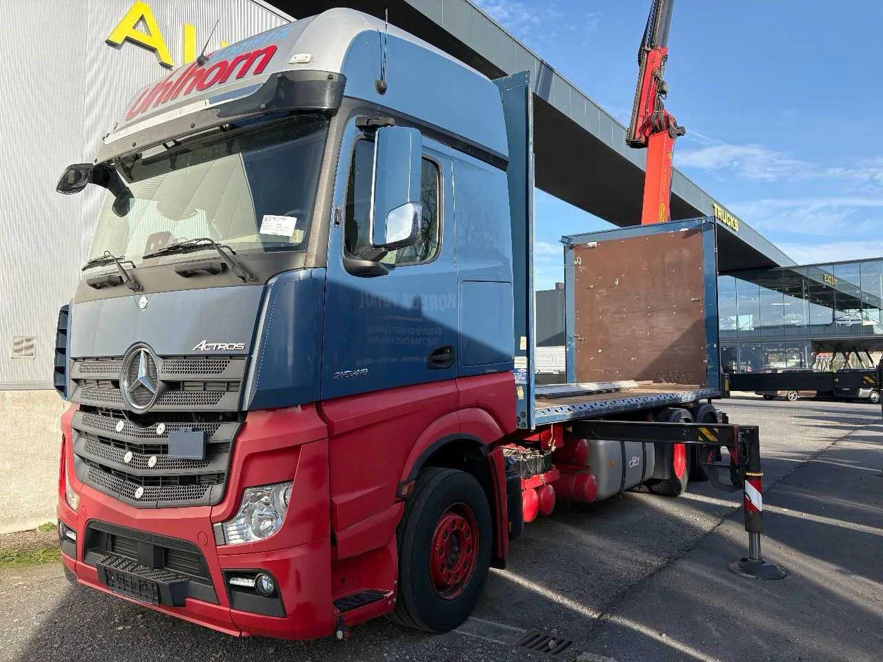 2018 MERCEDES-BENZ ACTROS 2548 TRUCK WITH LOADING CRANE - Camión: foto 1 2018 MERCEDES-BENZ ACTROS 2548 TRUCK WITH LOADING CRANE - Camión: foto 1