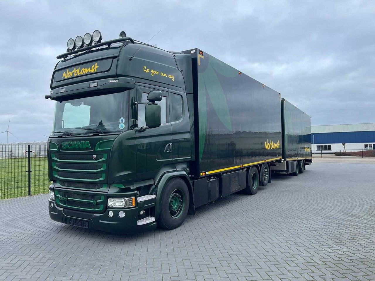 SCANIA - R520 - 2015 - 32-BFP-5 - FLOWER COMBI, VALVE, COMPLETELY, FULL AIR - Camión: foto 1 SCANIA - R520 - 2015 - 32-BFP-5 - FLOWER COMBI, VALVE, COMPLETELY, FULL AIR - Camión: foto 1