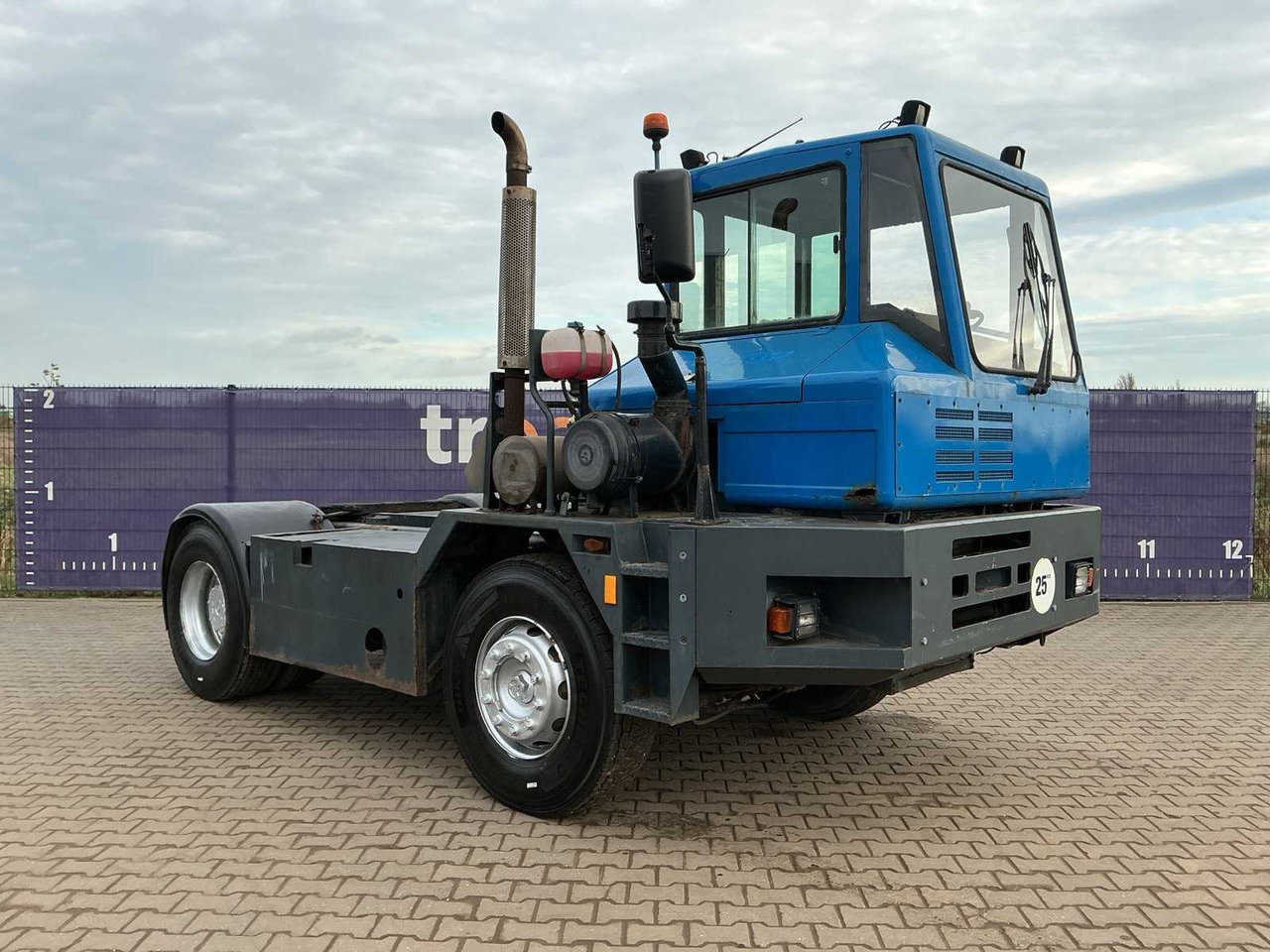 TERMINAL TRACTOR/TRACTOR - Camión: foto 2 TERMINAL TRACTOR/TRACTOR - Camión: foto 2