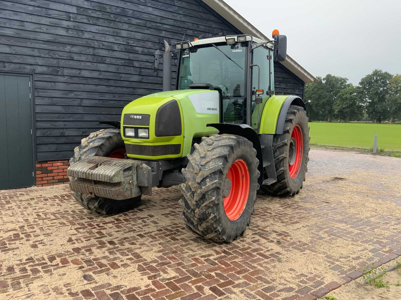 Claas Ares 826 RZ - Tractor: foto 1 Claas Ares 826 RZ - Tractor: foto 1