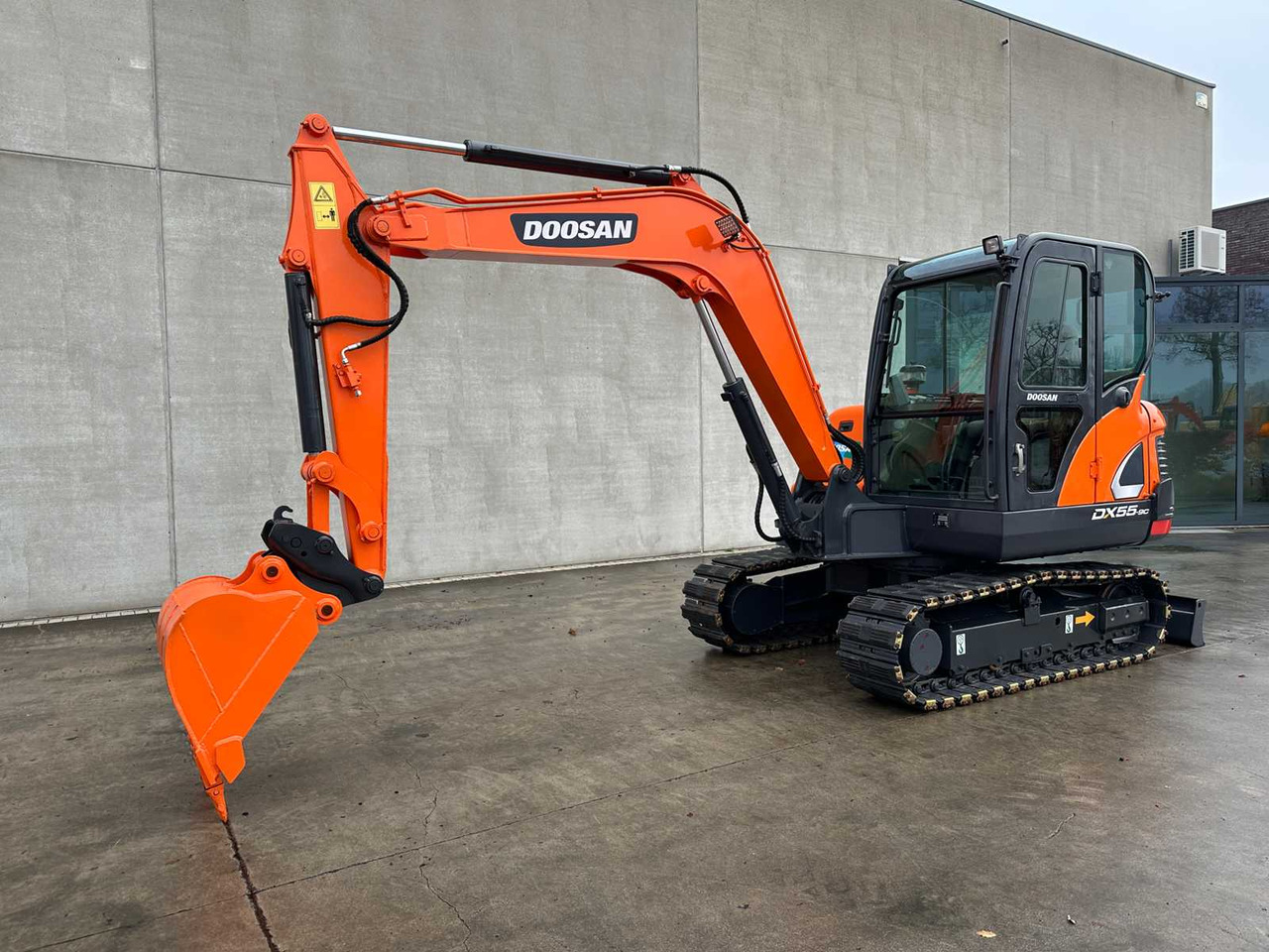 DOOSAN - 2018 - DX55-9C - MIDI EXCAVATOR - Excavadora: foto 1 DOOSAN - 2018 - DX55-9C - MIDI EXCAVATOR - Excavadora: foto 1