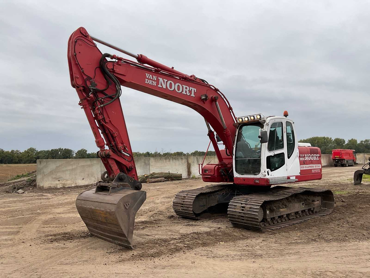 Doosan DX 180LC - Excavadora de cadenas: foto 1 Doosan DX 180LC - Excavadora de cadenas: foto 1