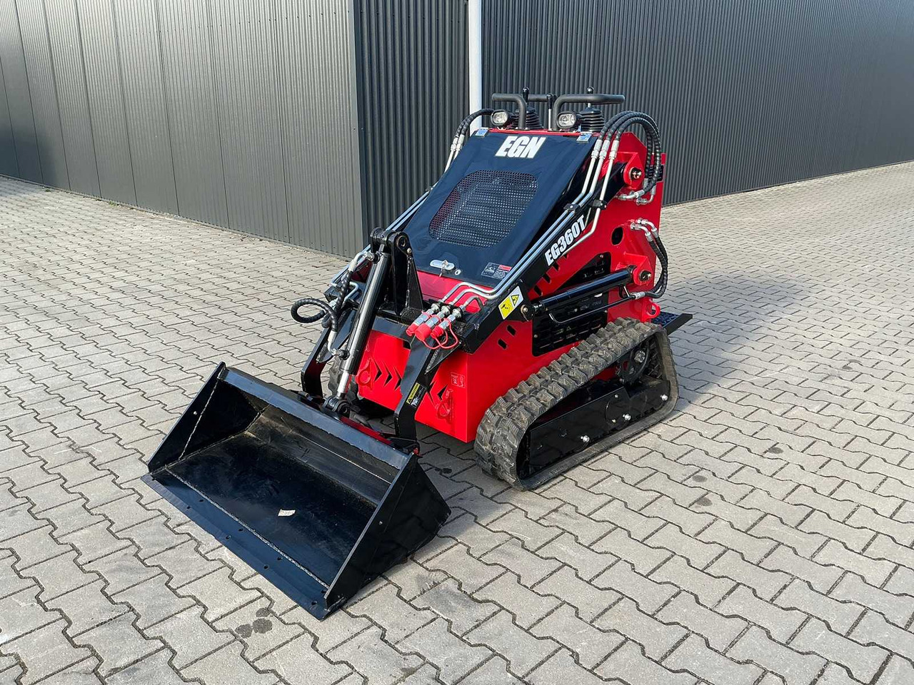 EGN EG360T - Minicargadora: foto 1 EGN EG360T - Minicargadora: foto 1