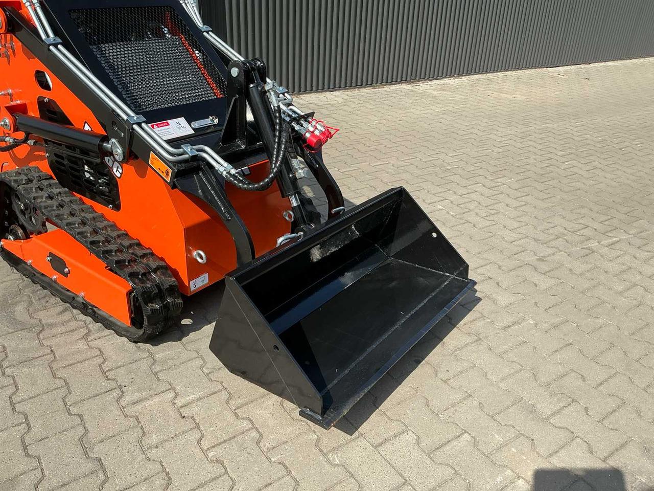 Minicargadora de cadenas EGN EG36C MINI LOADER / SKID STEER LOADER ON TRACKS: foto 24