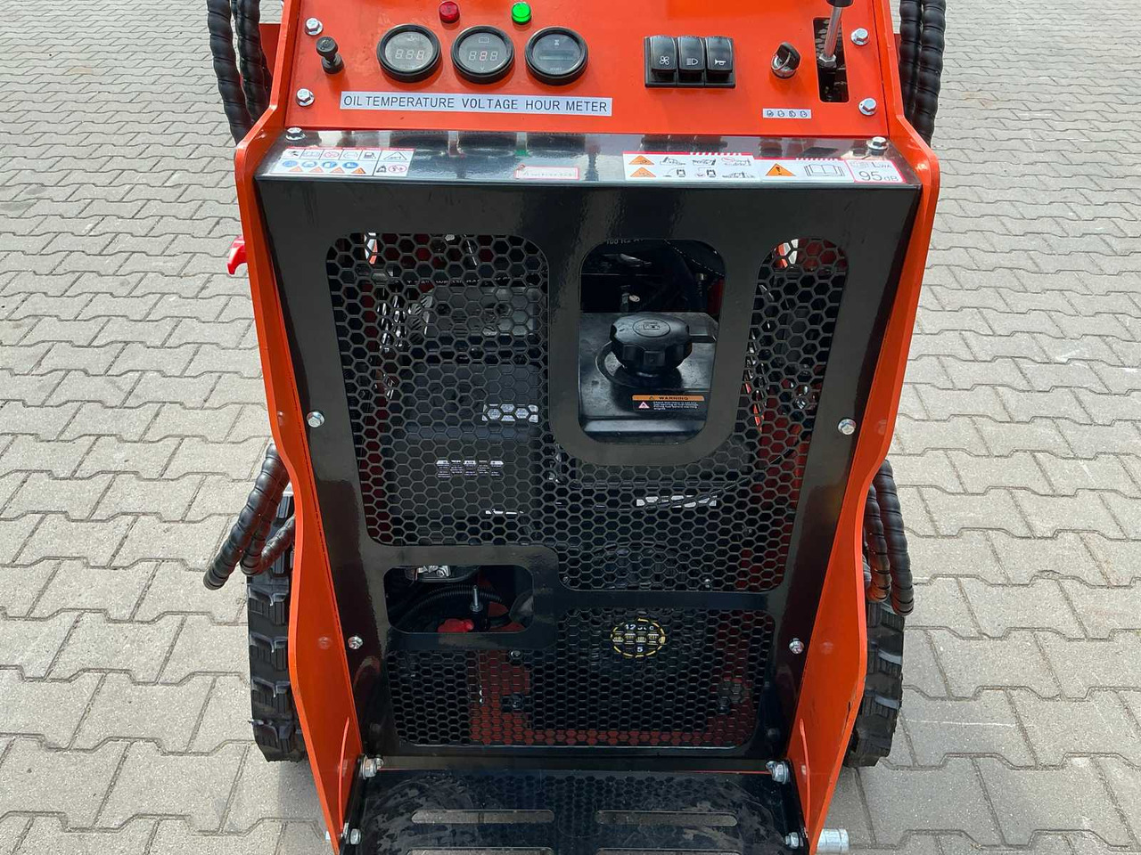 Minicargadora de cadenas EGN EG36C MINI LOADER / SKID STEER LOADER ON TRACKS: foto 14