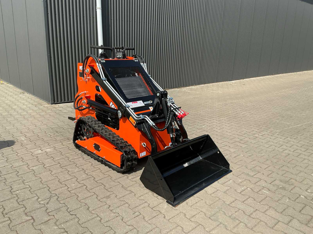 Minicargadora de cadenas EGN EG36C MINI LOADER / SKID STEER LOADER ON TRACKS: foto 19