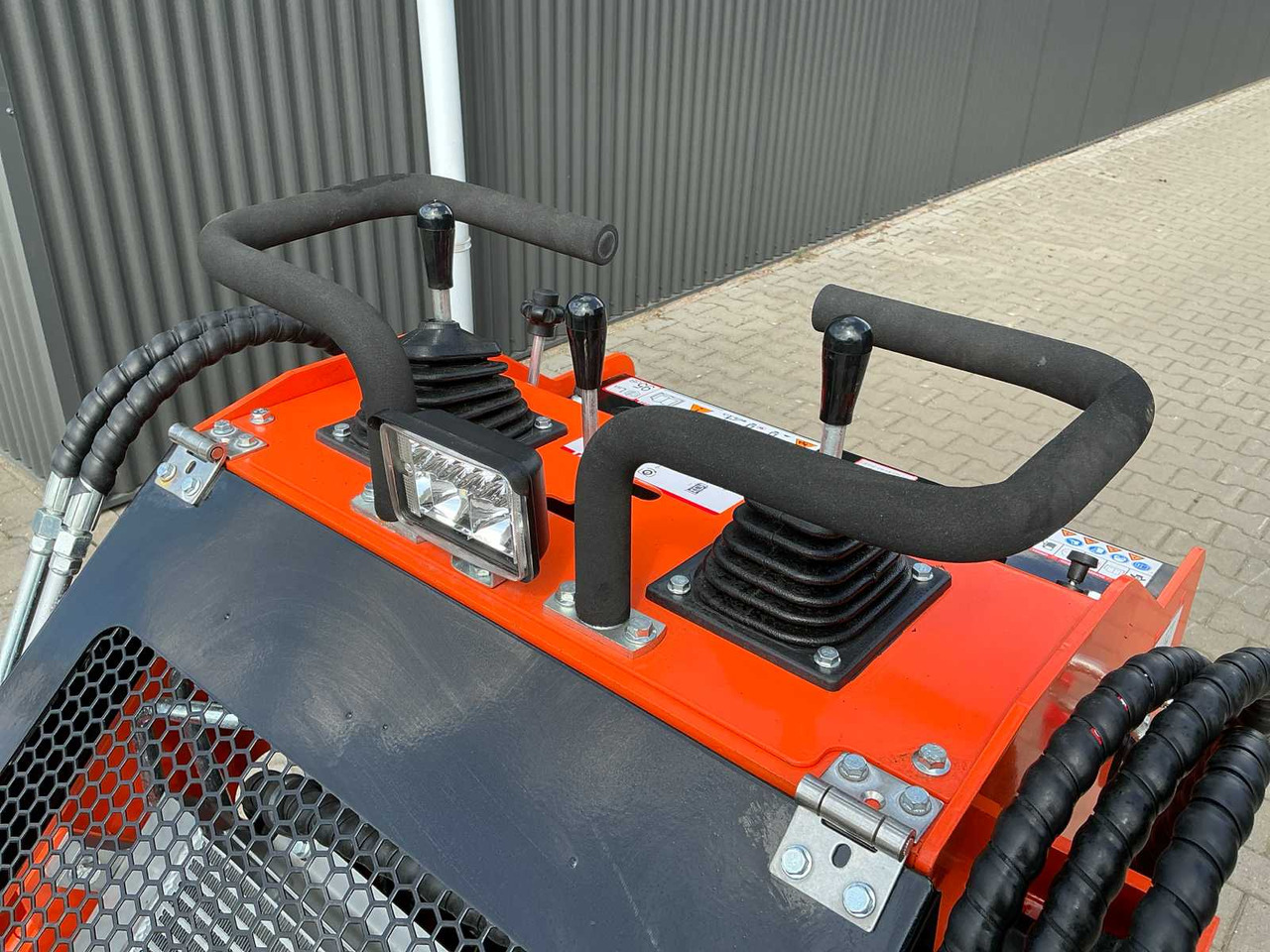 Minicargadora de cadenas EGN EG36C MINI LOADER / SKID STEER LOADER ON TRACKS: foto 11