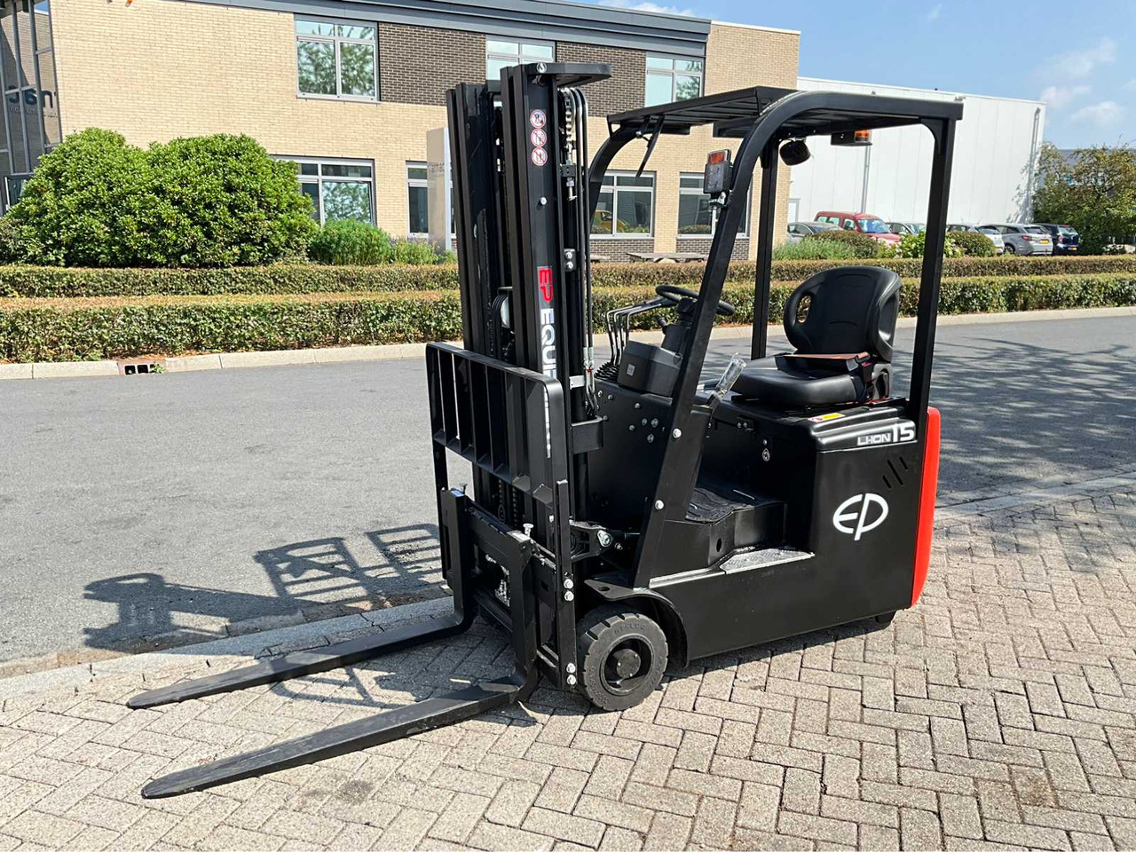 EP EFS 151 - 4.35 METER TRIPLEX, LI-ION, FREE-LIFT, SIDE-SHIFT - FORKLIFT - Carretilla elevadora: foto 1 EP EFS 151 - 4.35 METER TRIPLEX, LI-ION, FREE-LIFT, SIDE-SHIFT - FORKLIFT - Carretilla elevadora: foto 1