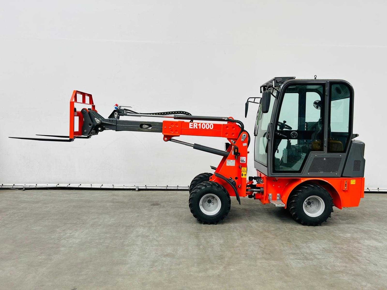 EVERUN - 2025 - ER1000 - TELESCOPIC ARTICULATED WHEEL LOADER KUBOTA EURO5 - Cargadora de ruedas: foto 4 EVERUN - 2025 - ER1000 - TELESCOPIC ARTICULATED WHEEL LOADER KUBOTA EURO5 - Cargadora de ruedas: foto 4