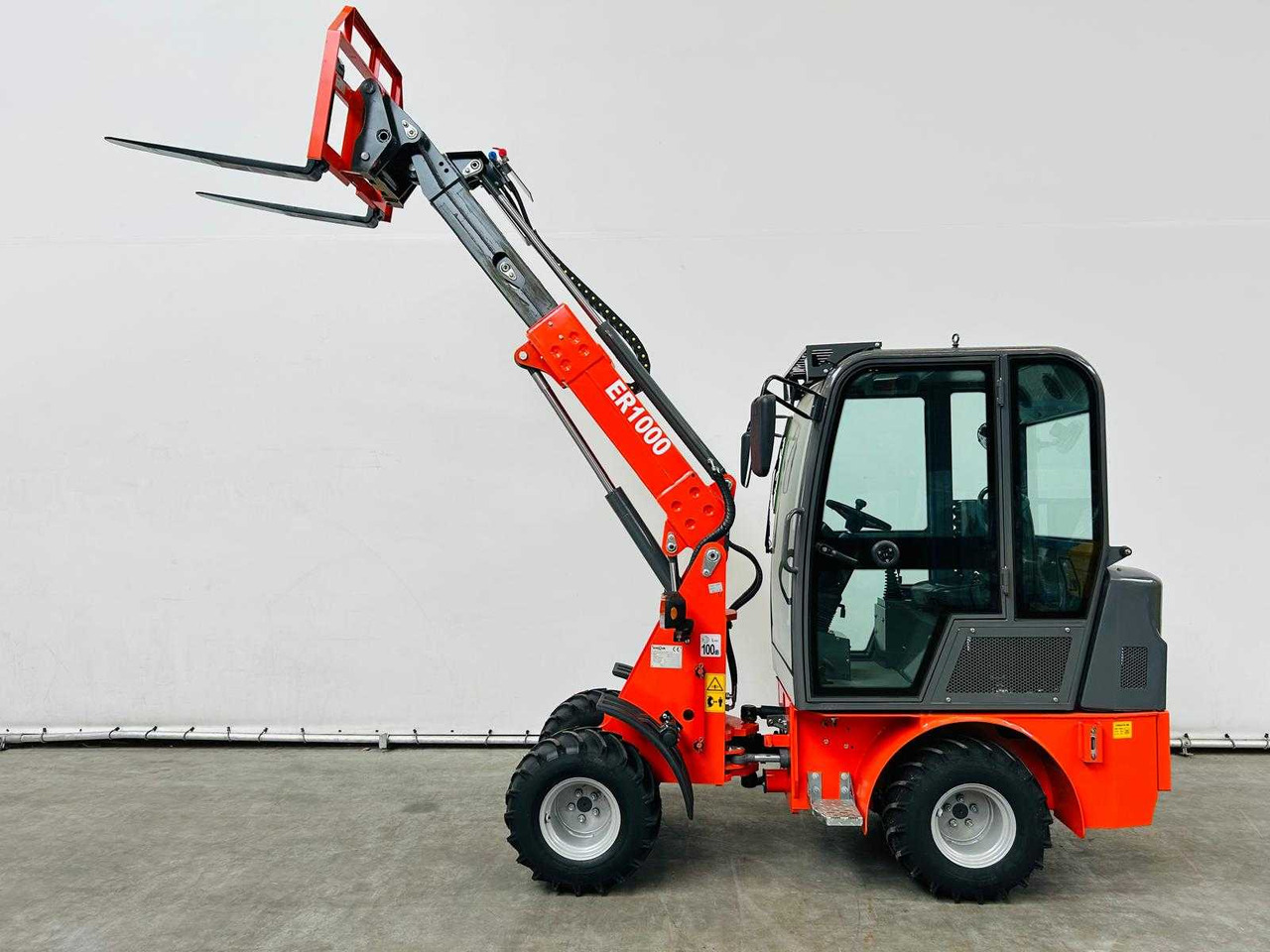 EVERUN - 2025 - ER1000 - TELESCOPIC ARTICULATED WHEEL LOADER KUBOTA EURO5 - Cargadora de ruedas: foto 3 EVERUN - 2025 - ER1000 - TELESCOPIC ARTICULATED WHEEL LOADER KUBOTA EURO5 - Cargadora de ruedas: foto 3