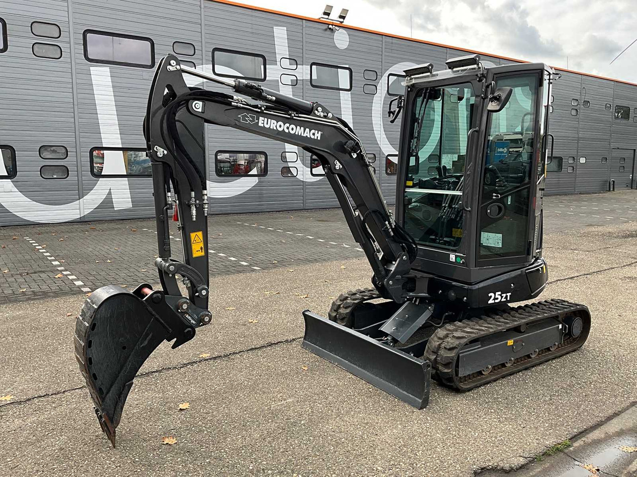 Eurocomach 25ZT - Miniexcavadora: foto 1 Eurocomach 25ZT - Miniexcavadora: foto 1