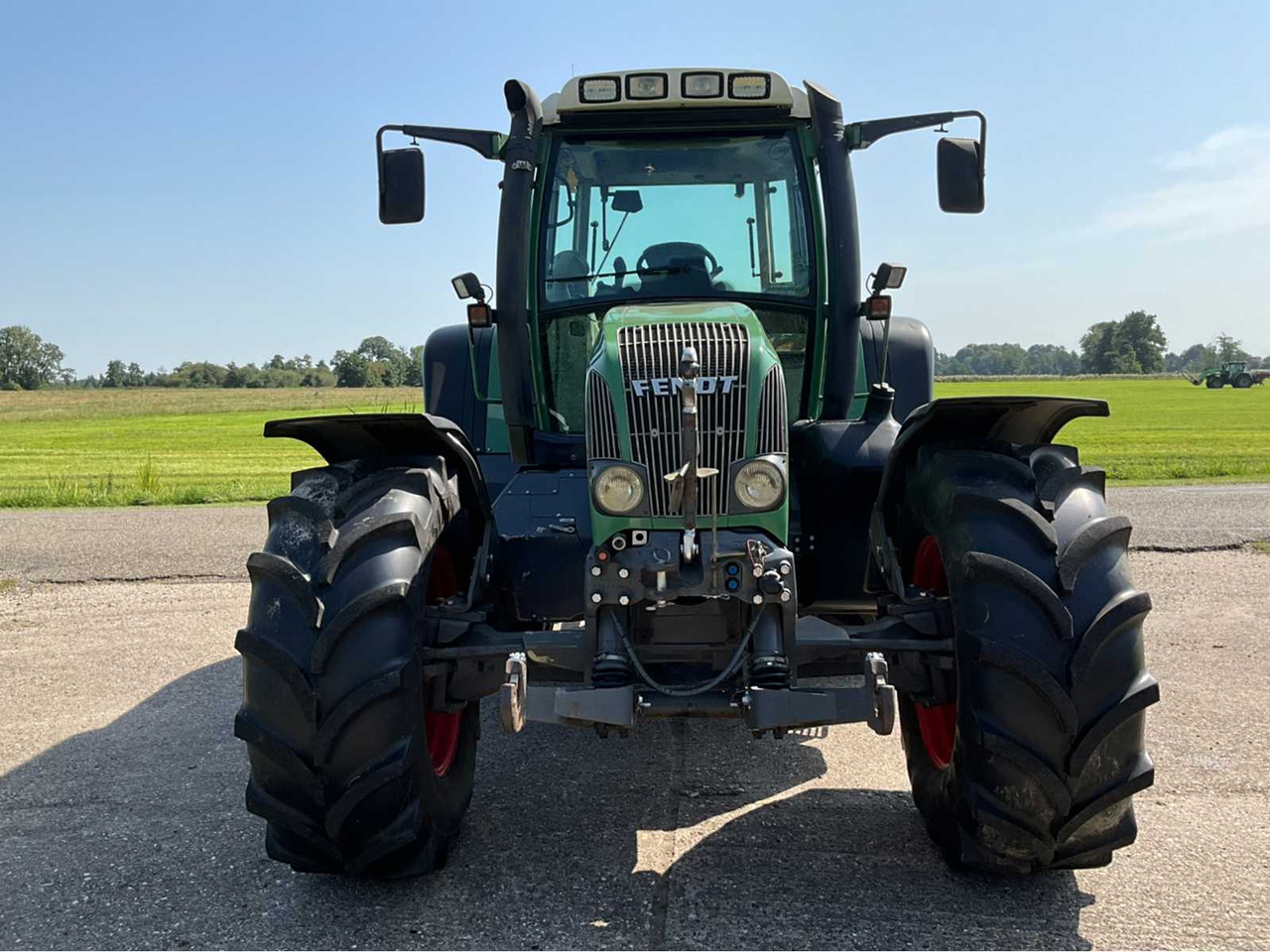 Fendt 2001 FENDT FAVORIT 716 VARIO ALL-WHEEL DRIVE FARM TRACTOR - Tractor: foto 3 Fendt 2001 FENDT FAVORIT 716 VARIO ALL-WHEEL DRIVE FARM TRACTOR - Tractor: foto 3